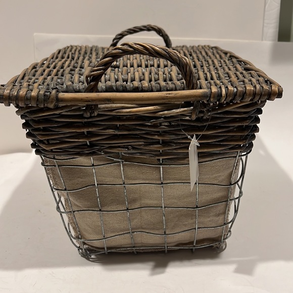 Basket Cloth Liner Handles and Lid - Picture 2 of 12